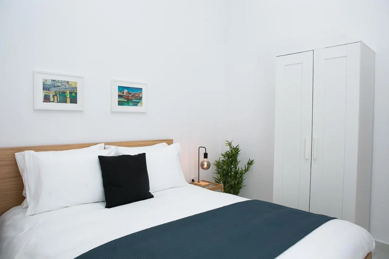 Spacious Luminous Central Thessaloniki Apartment